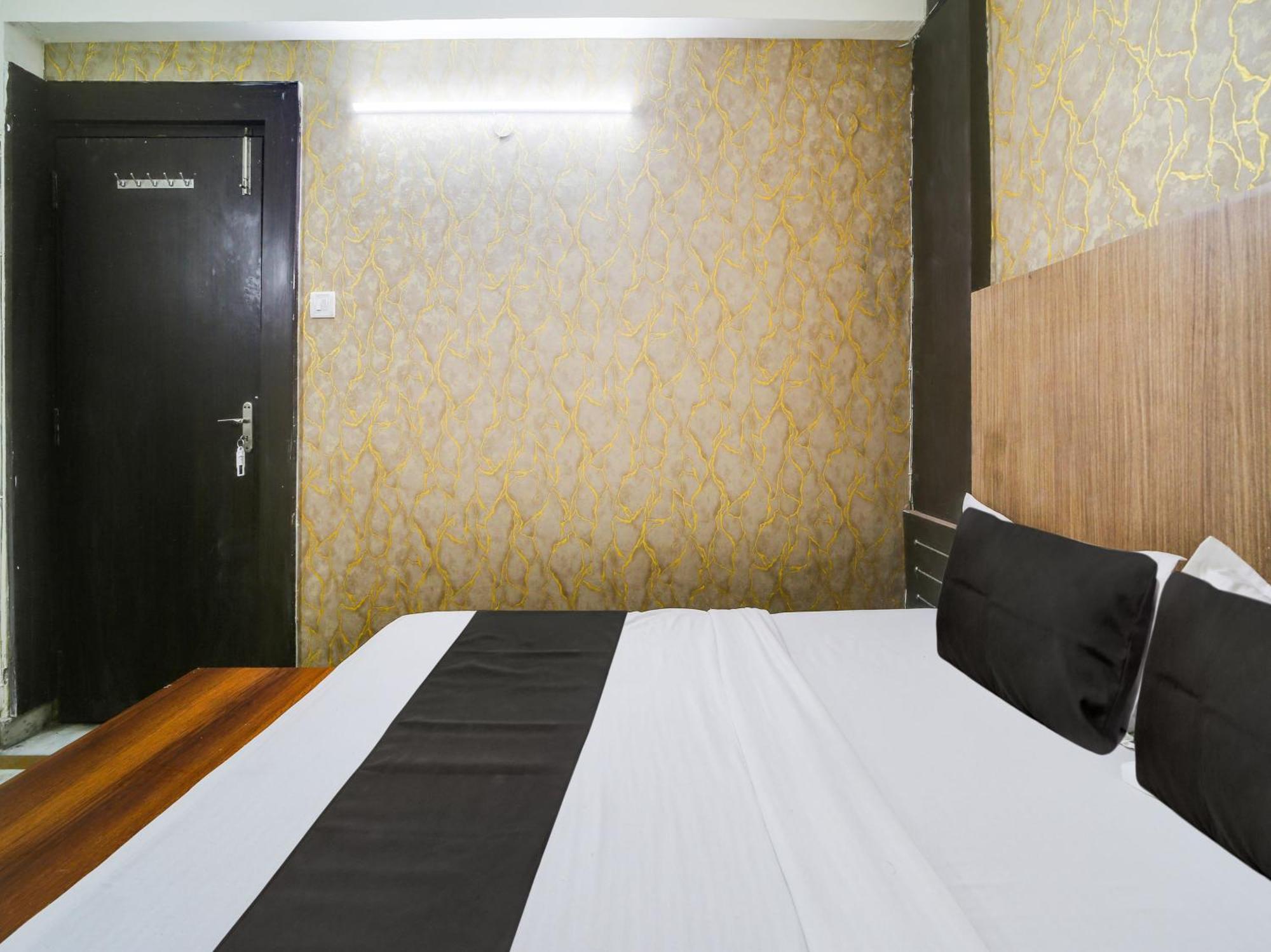 Super Hotel O The Surbhi โบปาล ภายนอก รูปภาพ