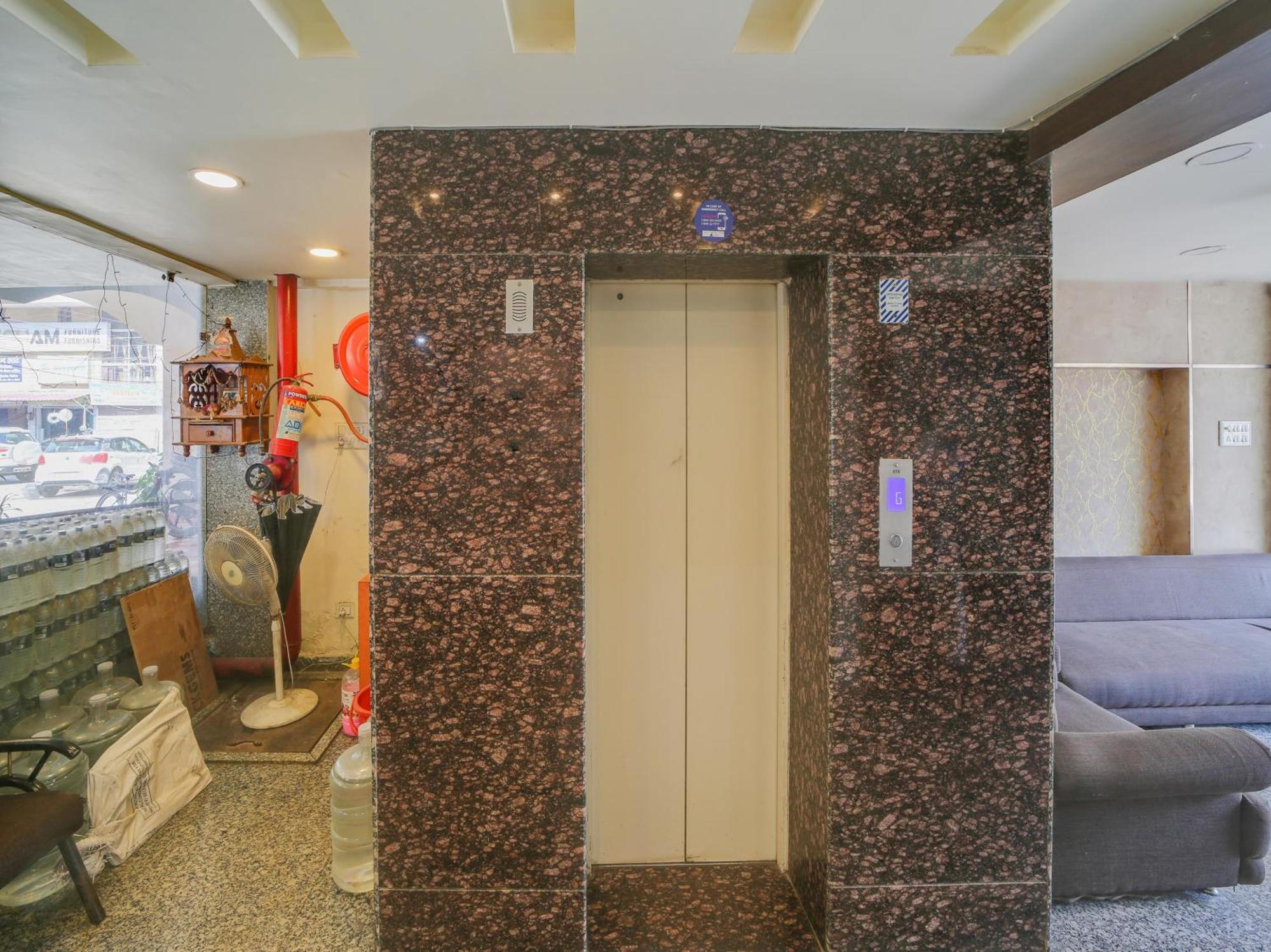 Super Hotel O The Surbhi โบปาล ภายนอก รูปภาพ